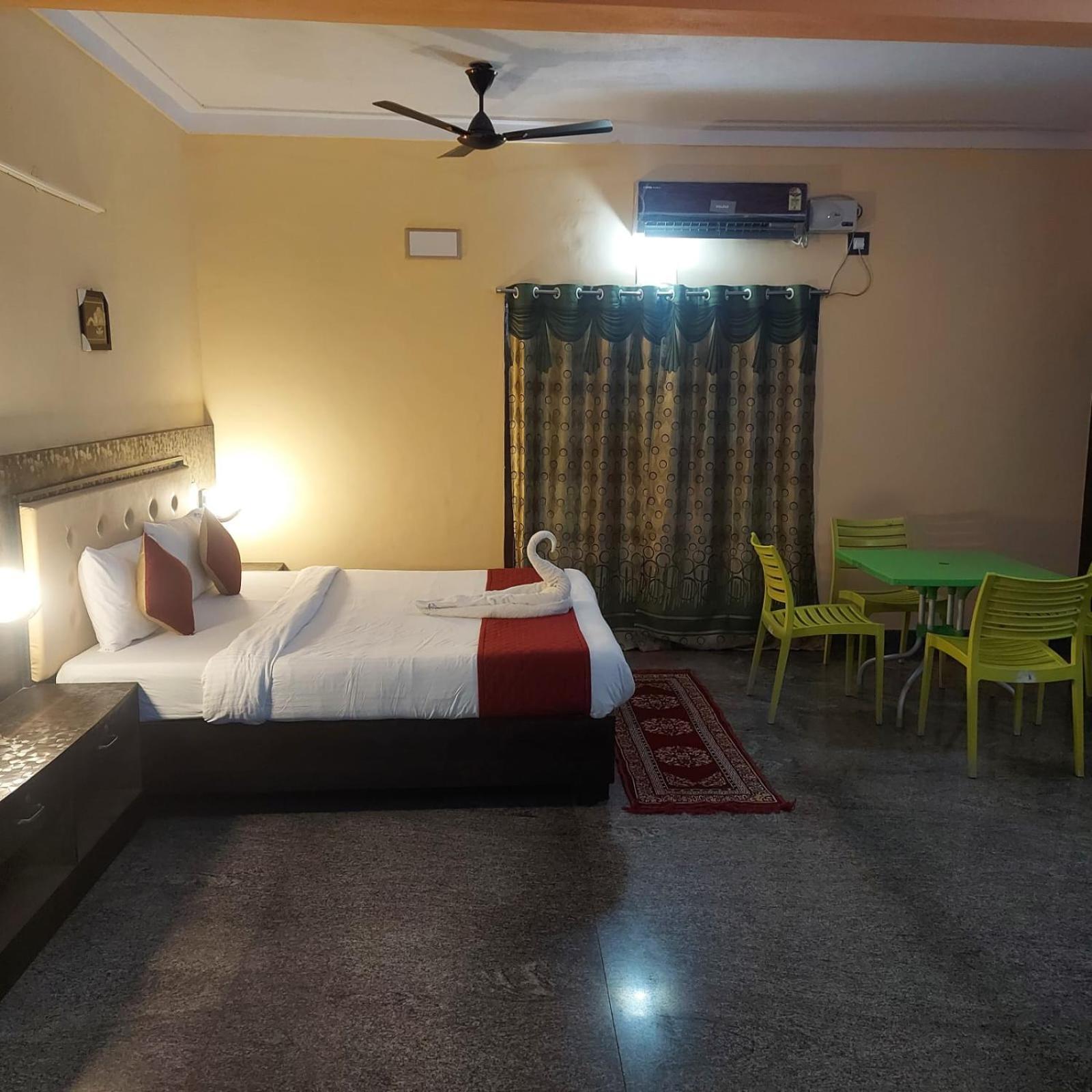 Dolphin Resort Yelagiri Exterior foto